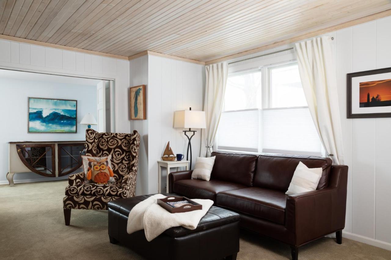 Looking Glass Beachfront Inn Grand Haven Ngoại thất bức ảnh