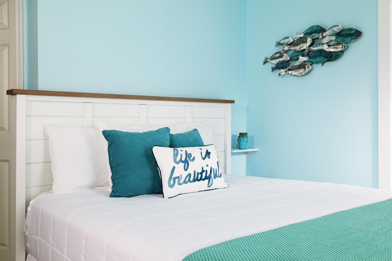 Looking Glass Beachfront Inn Grand Haven Ngoại thất bức ảnh